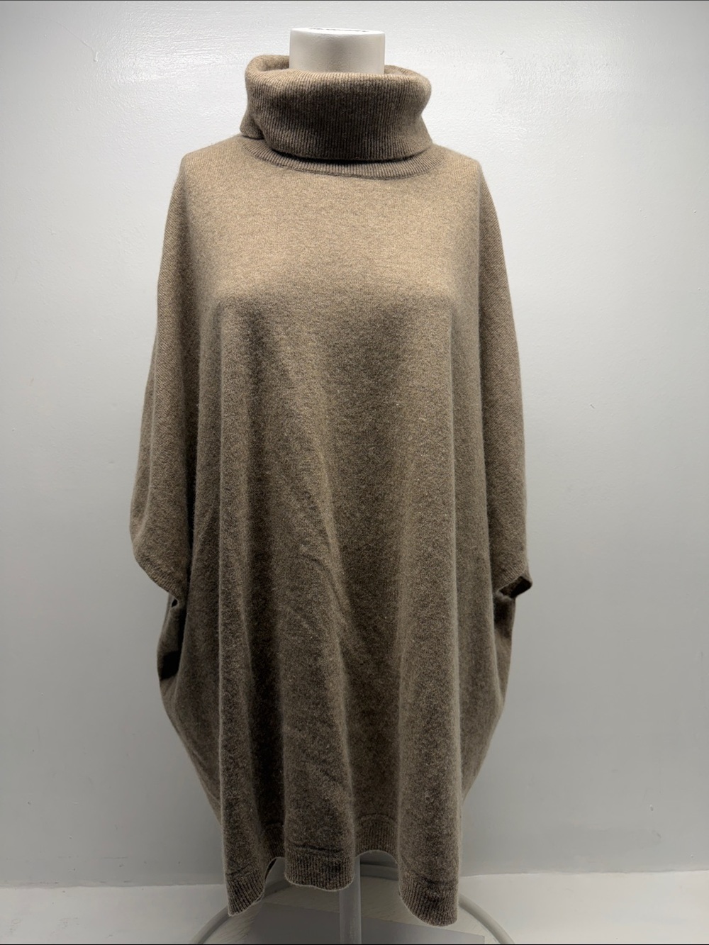 Garnet Hill Pure Cashmere Poncho Sweater Cape Turtleneck Knit Ribbed Tan Medium